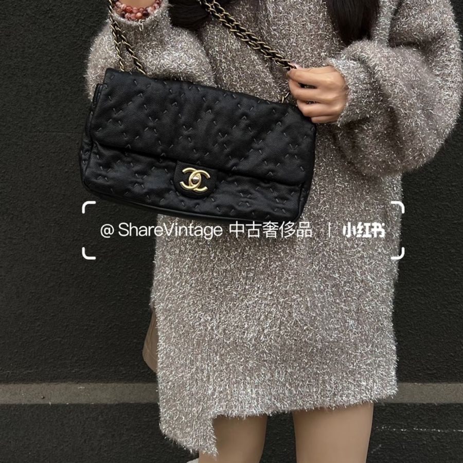 Chanel • 藍黑色外縫線荔枝牛皮Cf 25-2