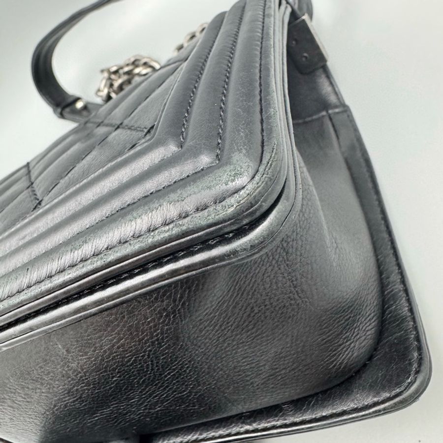 Chanel • 經典黑銀外縫線牛皮Le Boy 25 中號-10