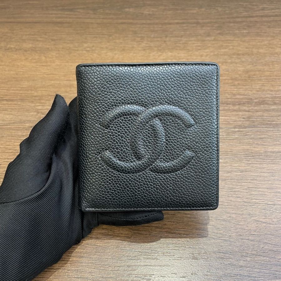 Chanel • 經典大Logo荔枝牛皮對折短夾 男款 全配有盒✔️-1