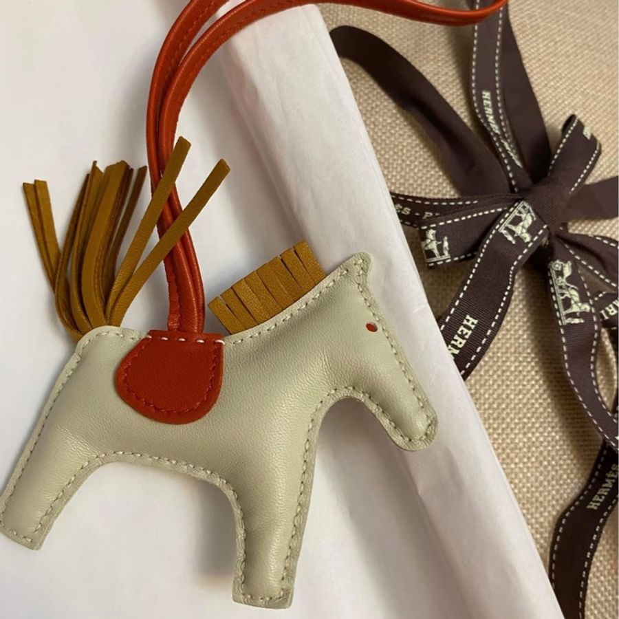 未使用品Hermes Rodeo 小馬 羊毛白-1