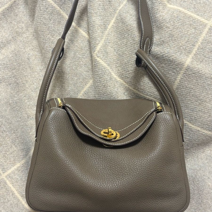 ［二手正貨］Hermes Lindy 26 大象灰金扣-0