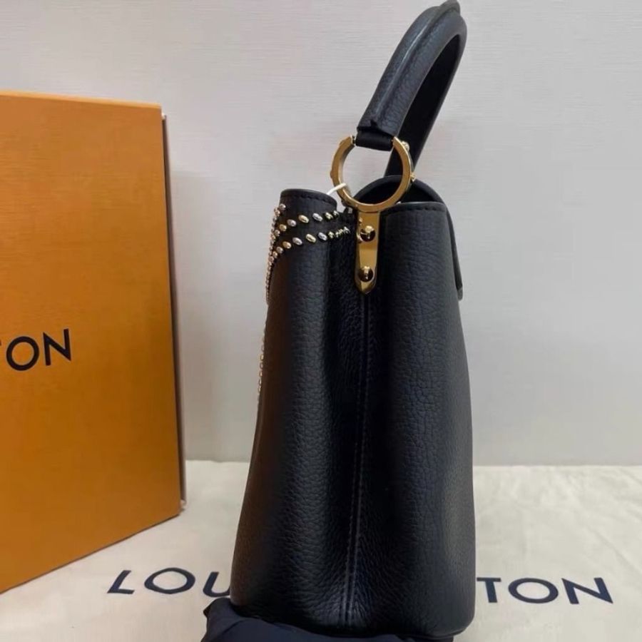 LV 限定黑金釘珠capucines系列肩背包31*20*11 9新 配件塵袋-5