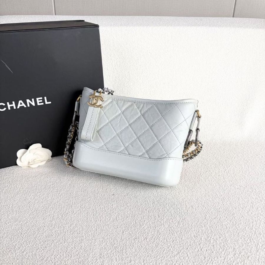 Chanel 流浪包小號嬰兒藍 金扣 牛皮 芯片款 18*16*8 95新 配件塵袋-7