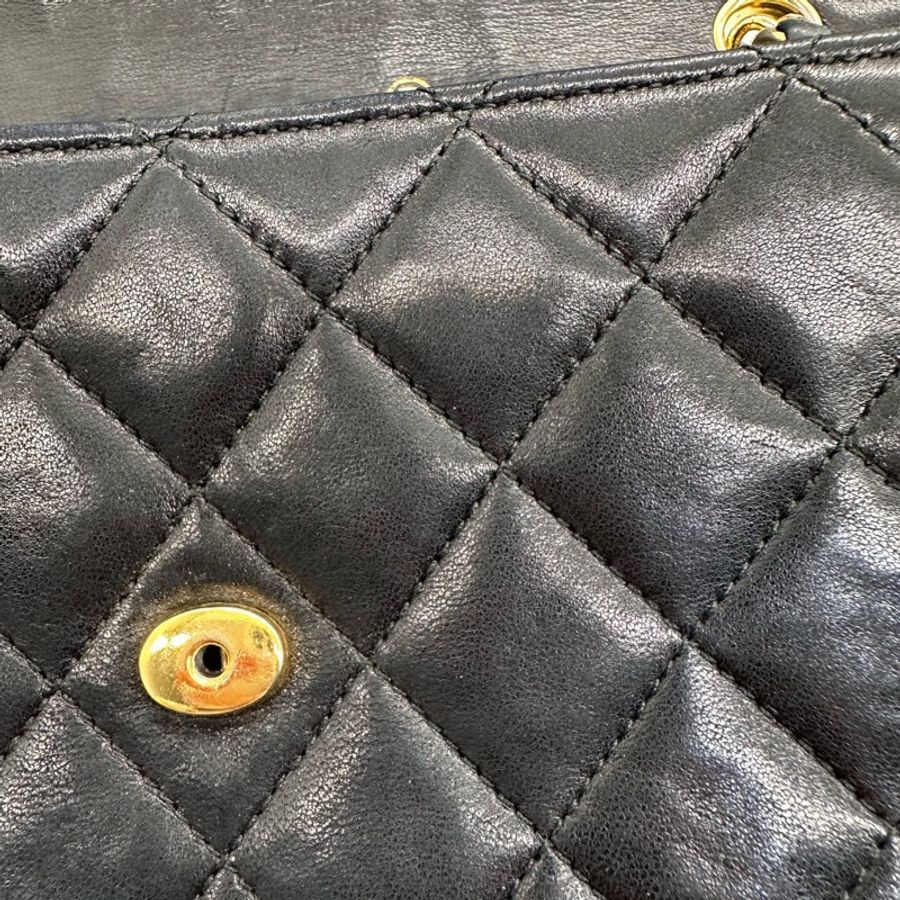Chanel • 經典黑金大Logo翻蓋鏈條包-24