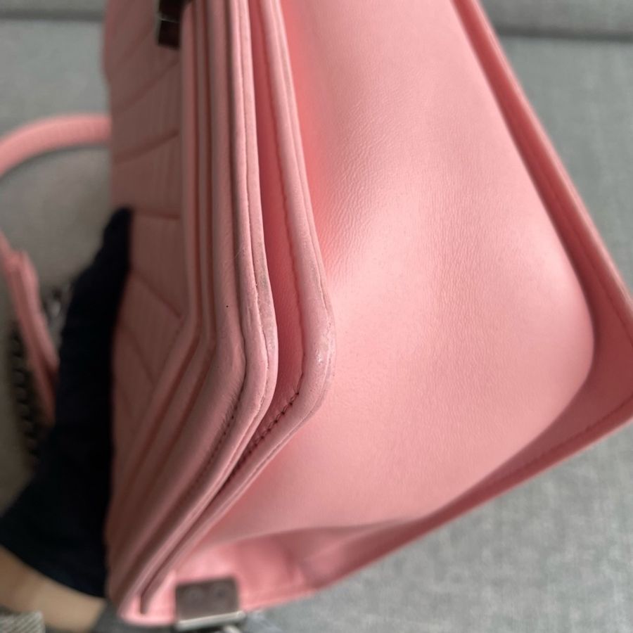 Chanel • 櫻花粉銀釦牛皮中大號 Le Boy 28-14