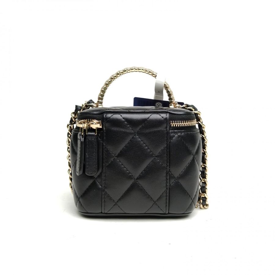 CHANEL 黑色羊皮鐳射標金扣24B方盒子化妝包水鑽手柄-2