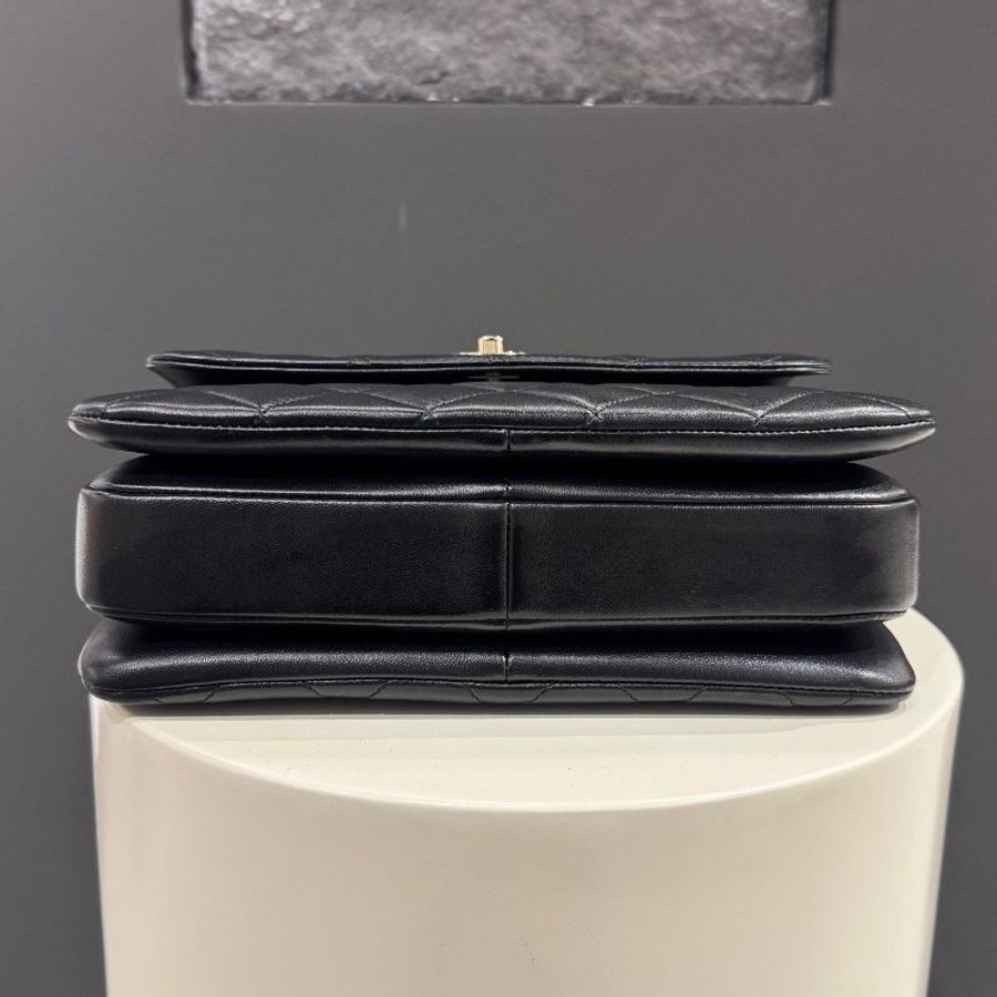 近新品 香奈兒/Chanel Trendy CC 黑金浮雕芯片款 郵差包羊皮-4