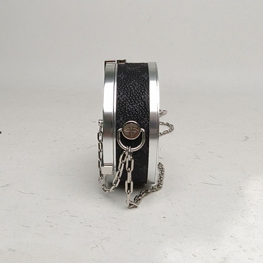 LOUIS VUITTON 黑色牛皮合金銀扣2022Wheelboxpouch車輪盒子包-1