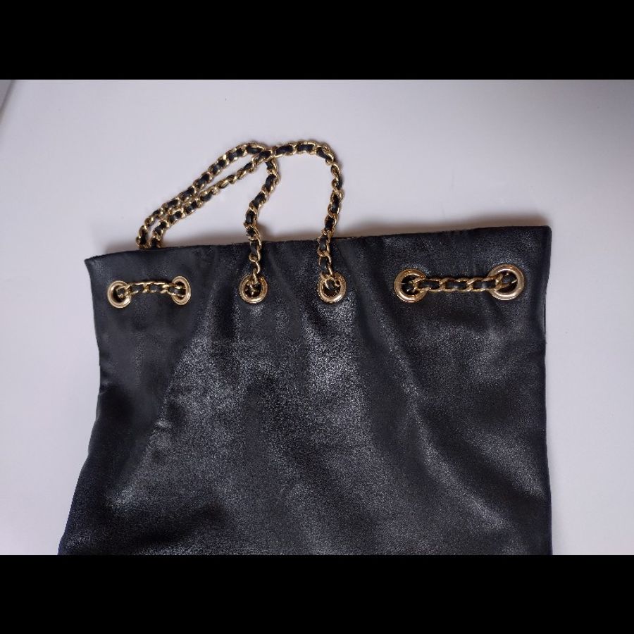 Chanel金鍊雙帶直式黑皮革後背包-29