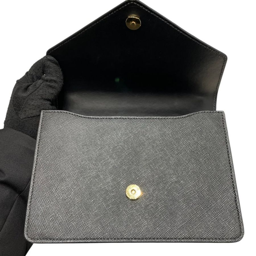 PRADA 普拉達 信封包 SAFFIANO 皮革 黑色 金釦-12