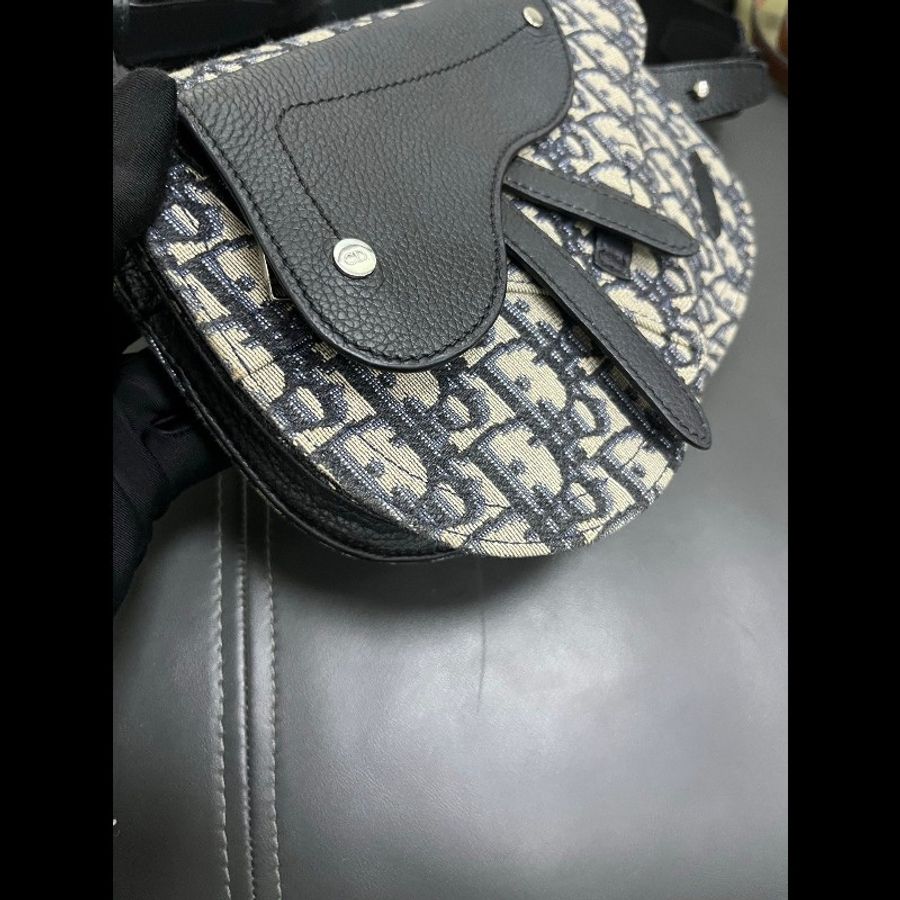 Dior crossbody bag
老花馬鞍斜挎包 胸包-6