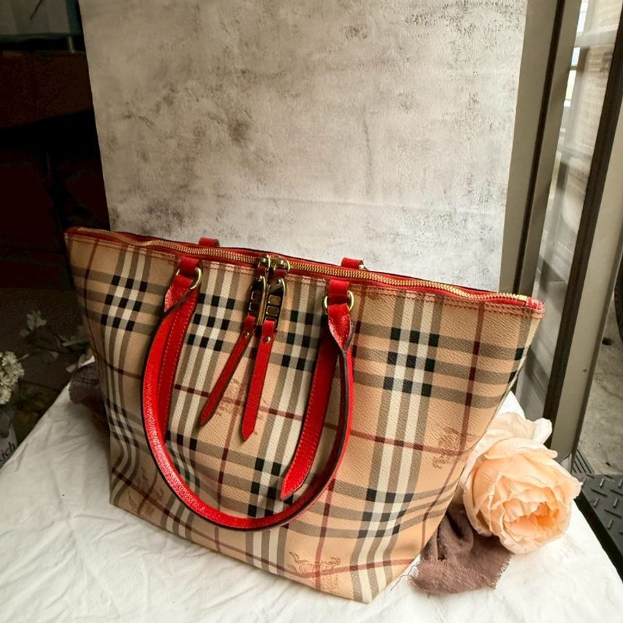 Burberry Small Haymarket Check Coated Canvas Salisbury 托特包-0