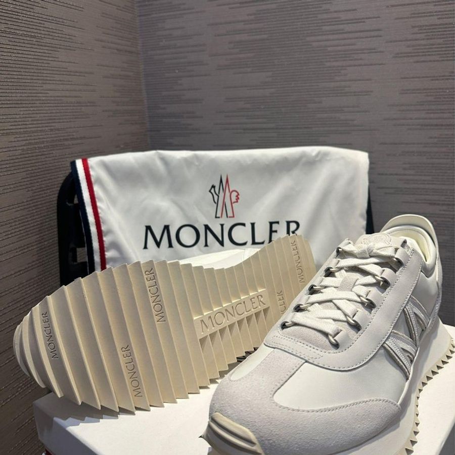 💎Han's house精品服飾💎 MONCLER Pacey 麂皮 鞋 現貨44原價22000-4