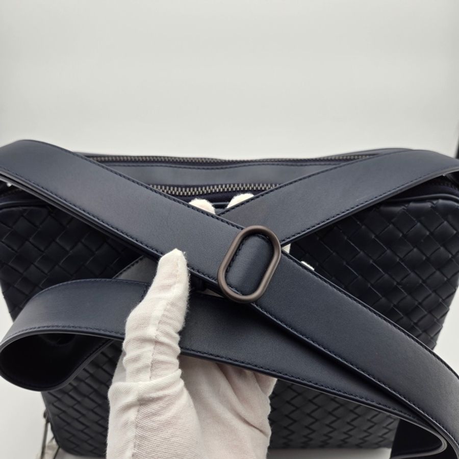 閒置新Bottega Veneta(葆蝶家)經典編織男士單肩斜挎-5