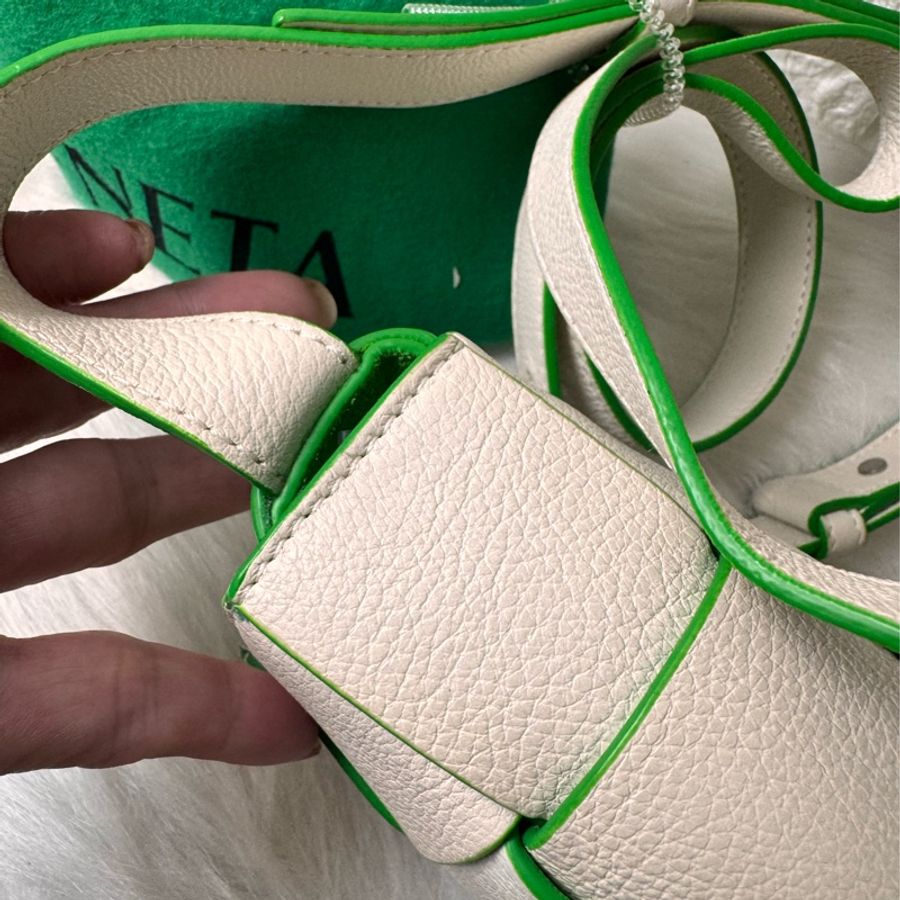 BV Bottega Veneta BETCandy Cassette 牛皮-3