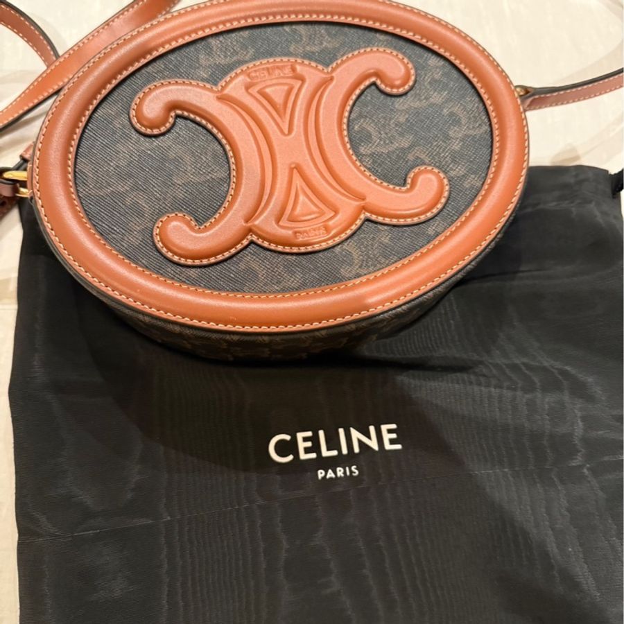 💖Celine 老花款 月餅包💖 近新 美款-0