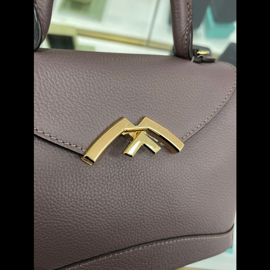 Moynat Gaby
莫奈 煙灰紫金扣手提包-12