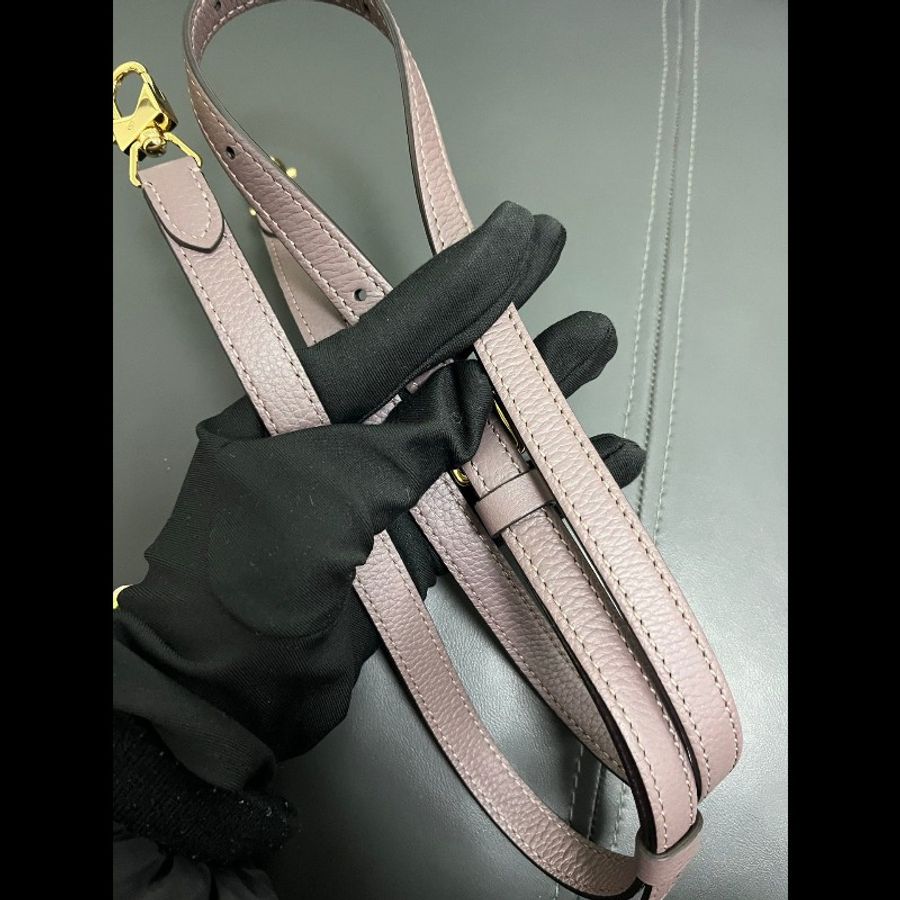 Moynat Gaby
莫奈 煙灰紫金扣手提包-16