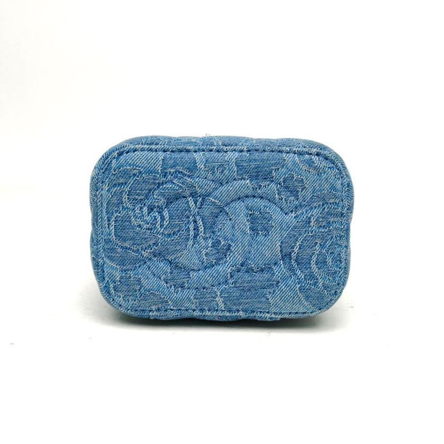 CHANEL 牛仔藍鐳射標銀扣23P山茶花印花愛心金球盒子藍肩背包-4