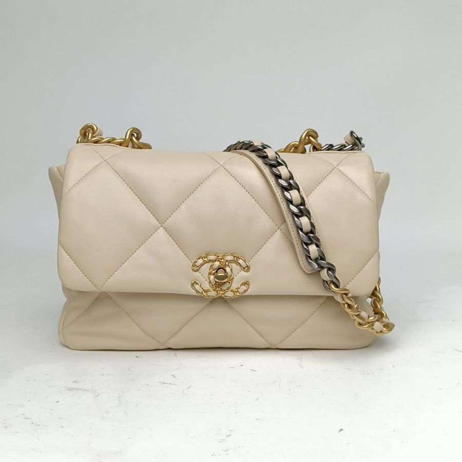 CHANEL 19BAG口蓋包中號米白色羊皮30開金銀扣肩背包-0