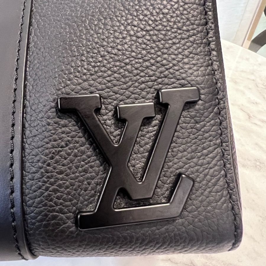 LV黑色粒面小牛皮City Keepall黑色logo斜背包-13