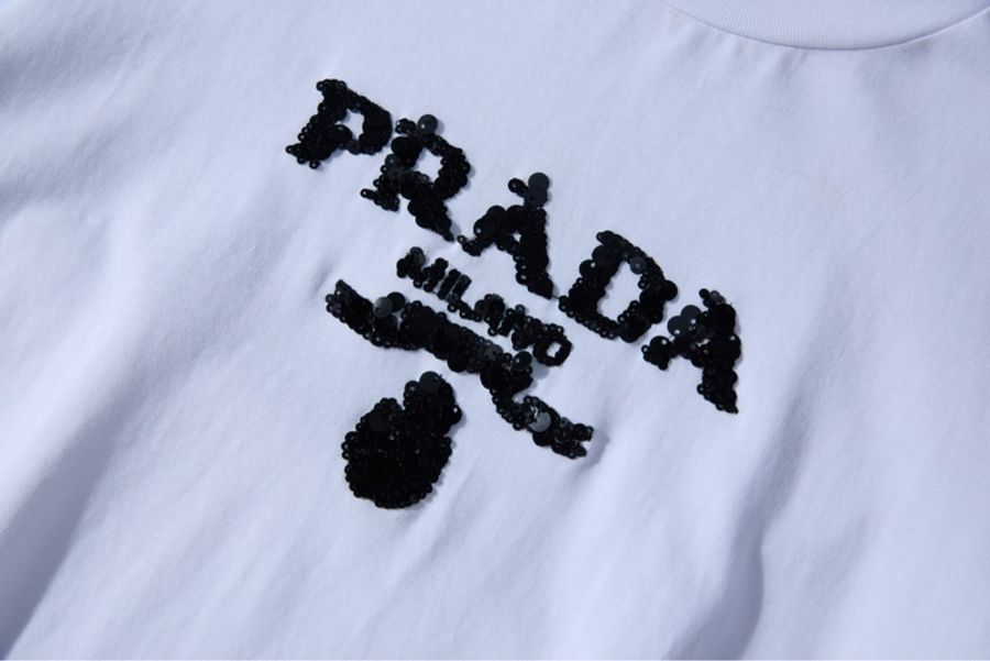 ❤️Prada 白色T恤 立體感精緻Logo-2