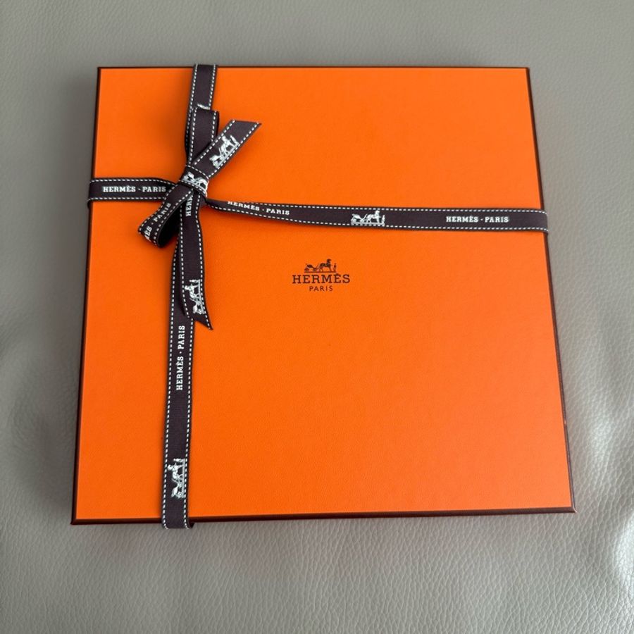 Hermes ᴄᴀʀʀé 𝟫𝟢 ᴠᴏɪᴛᴜʀᴇꜱ ᴇxǫᴜɪꜱᴇꜱ 多色絲巾 方巾 100%真絲 送禮ok🎁-1