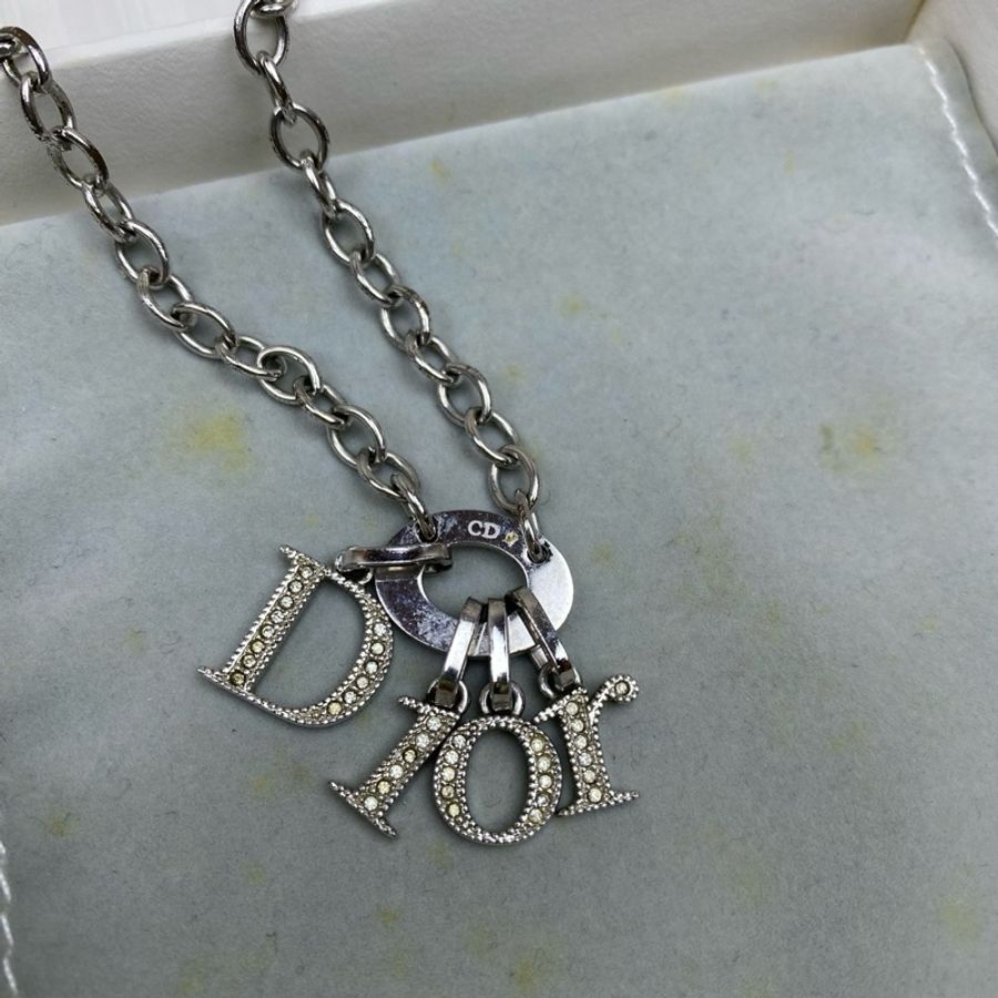 Dior 英文字母鑽石頸鏈 低調奢華款式-3