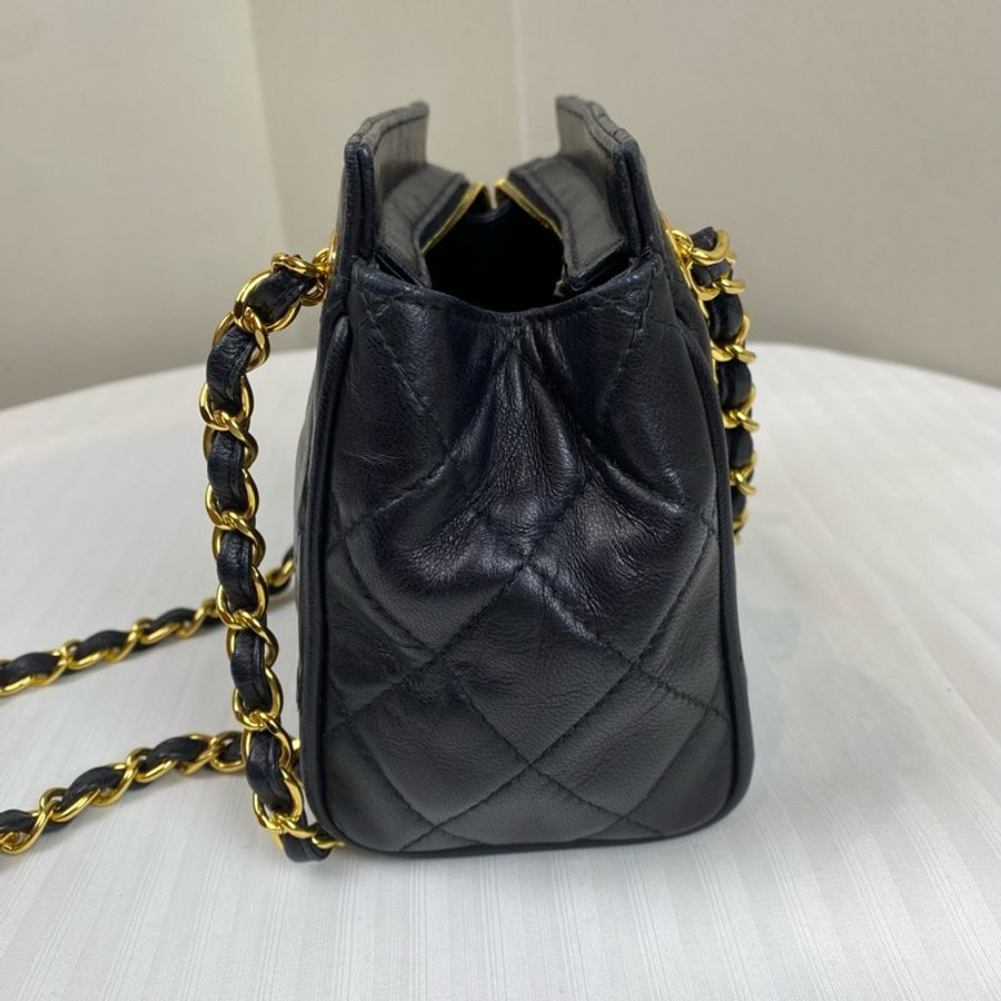 香奈儿/Chanel 黑色羊皮配金色鏈條經典配搭小巧可愛 羊皮 15*8*14-2