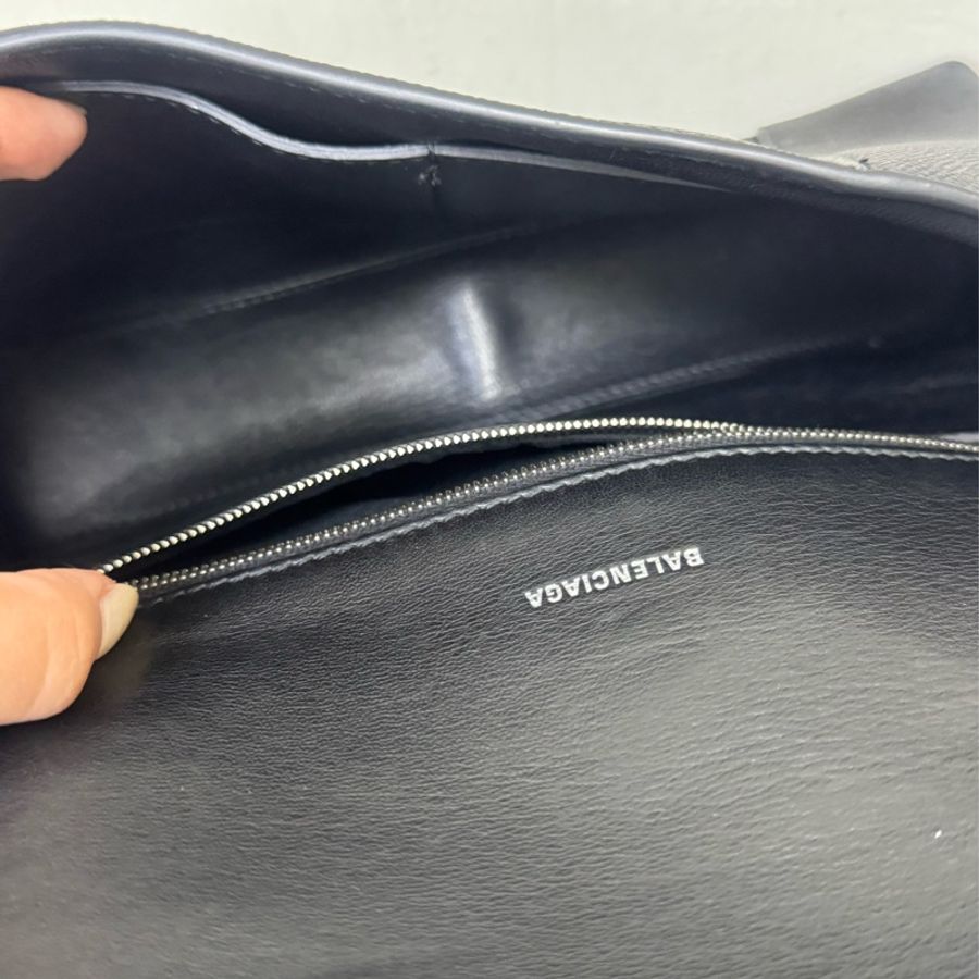 Balenciaga Downtown巴黎世家黑銀斜背包-17