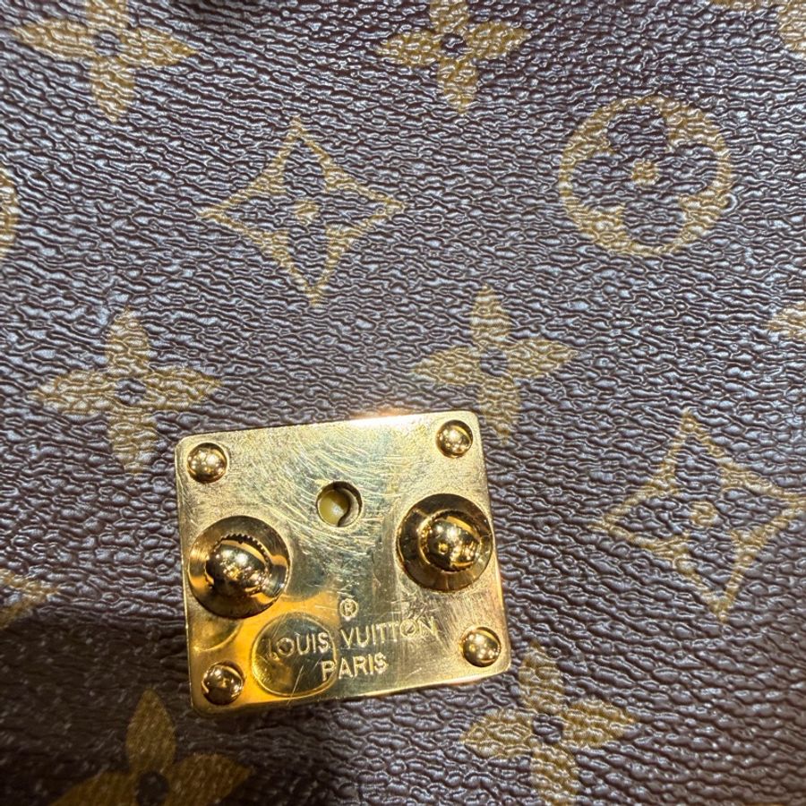 LV 老花Metis 背帶斜背郵差包-47