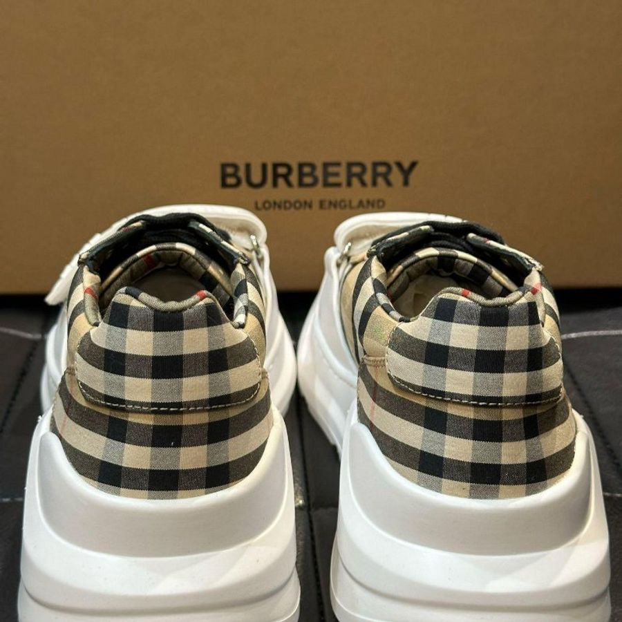 💎Han's house精品服飾💎 BURBERRY 格紋 鞋  現貨26.5 原價27500-2