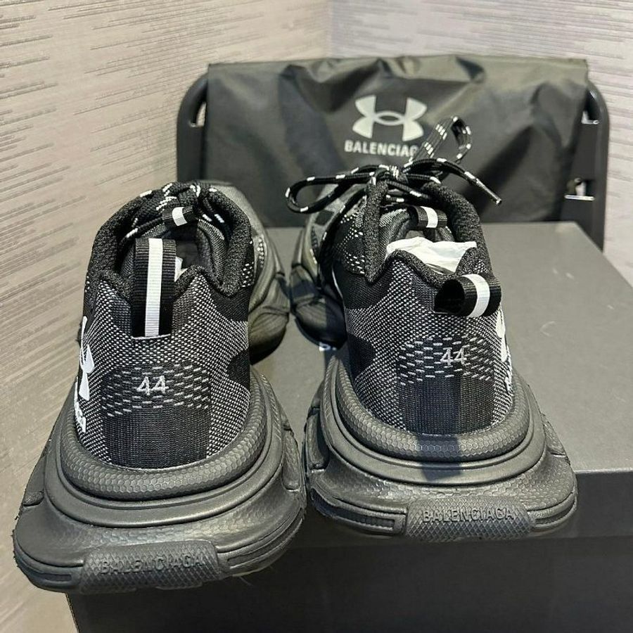 💎Han's house精品服飾💎Balenciaga 聯名 UA 巴黎世家 3XL 針織 襪套 球鞋 現貨44原價37300-4