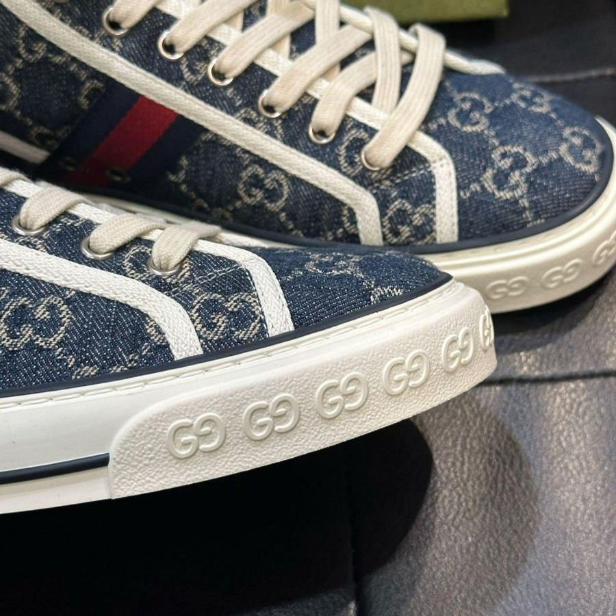 💎Han's house精品服飾💎GUCCI 古馳 Tennis 老花 鞋 義大利製 現貨9號 原價25000-1