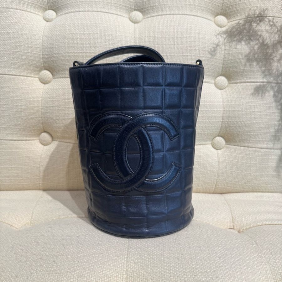 Chanel • 經典黑金冰格羊皮水桶手提包-3