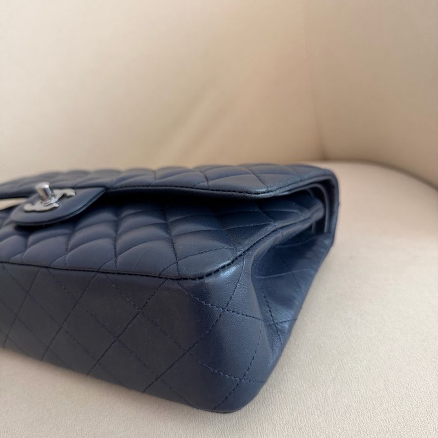 Chanel cf25 羊皮深藍銀扣-15