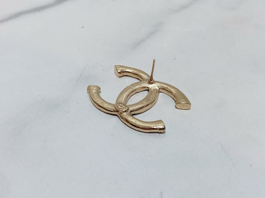 Chanel 浮雕大LOGO耳環（尺寸4CM）-9