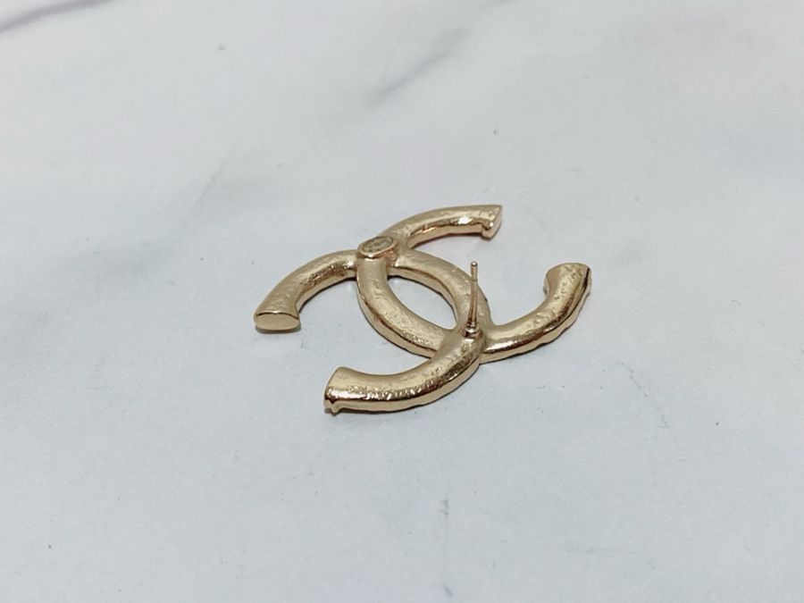 Chanel 浮雕大LOGO耳環（尺寸4CM）-10