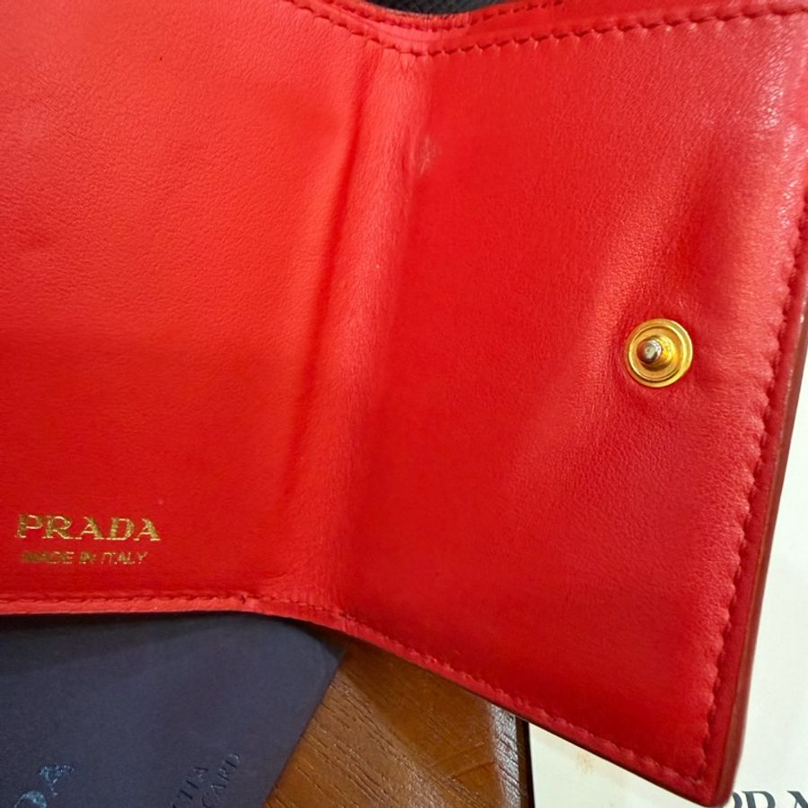 PRADA-11