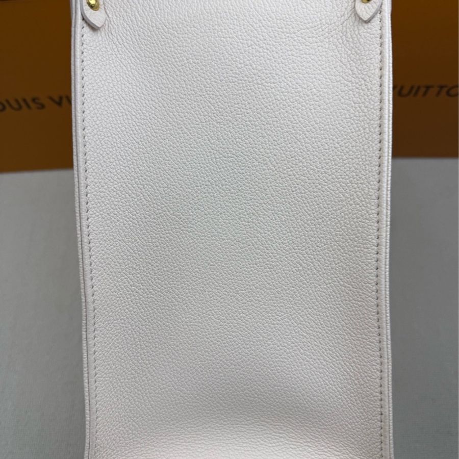 LV 全新現貨帶票，onthego中號草莓牛奶，可以過檢成色很新-5