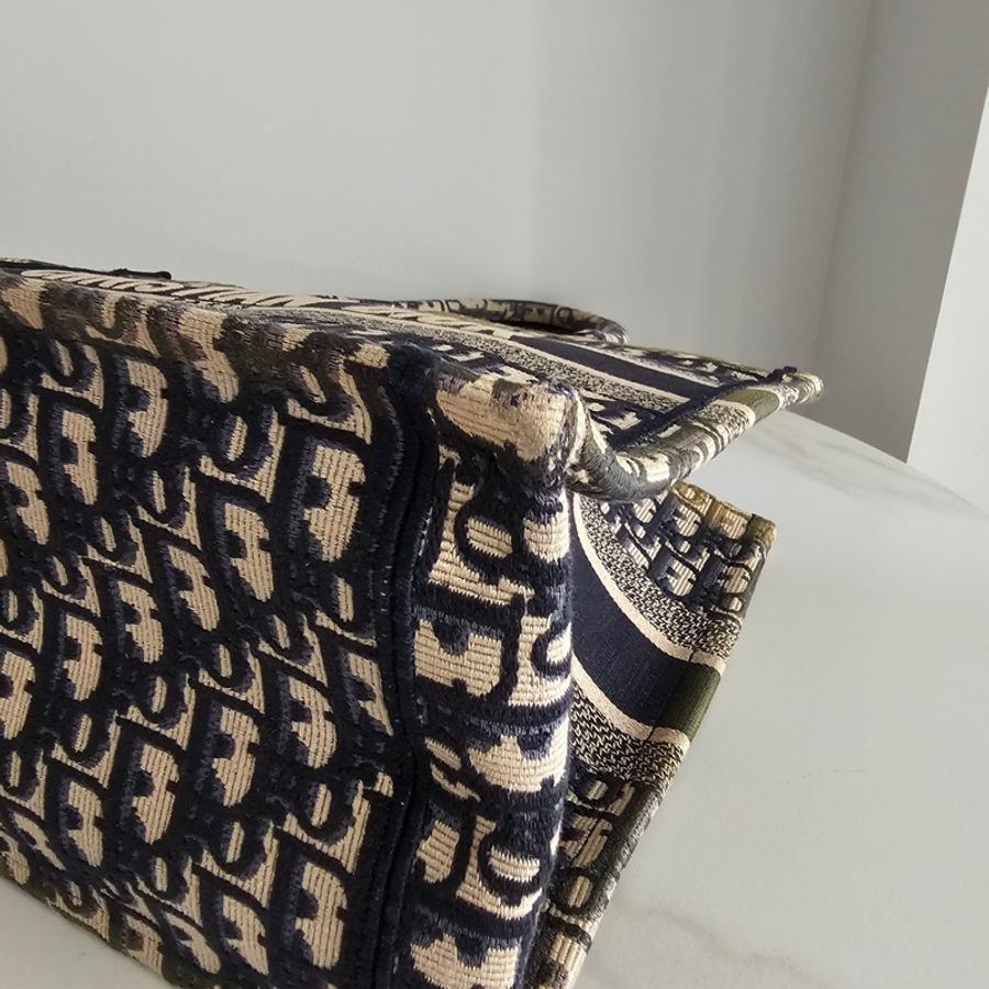 Dior book tote藍 中號-7
