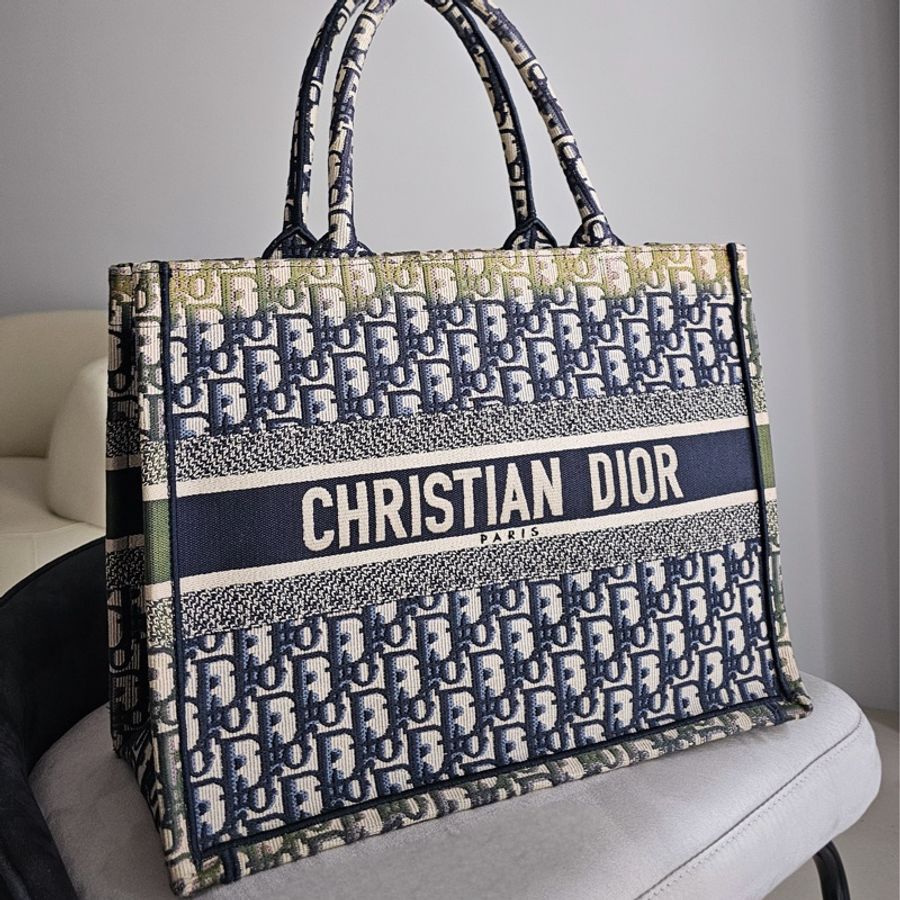Dior book tote藍 中號-12