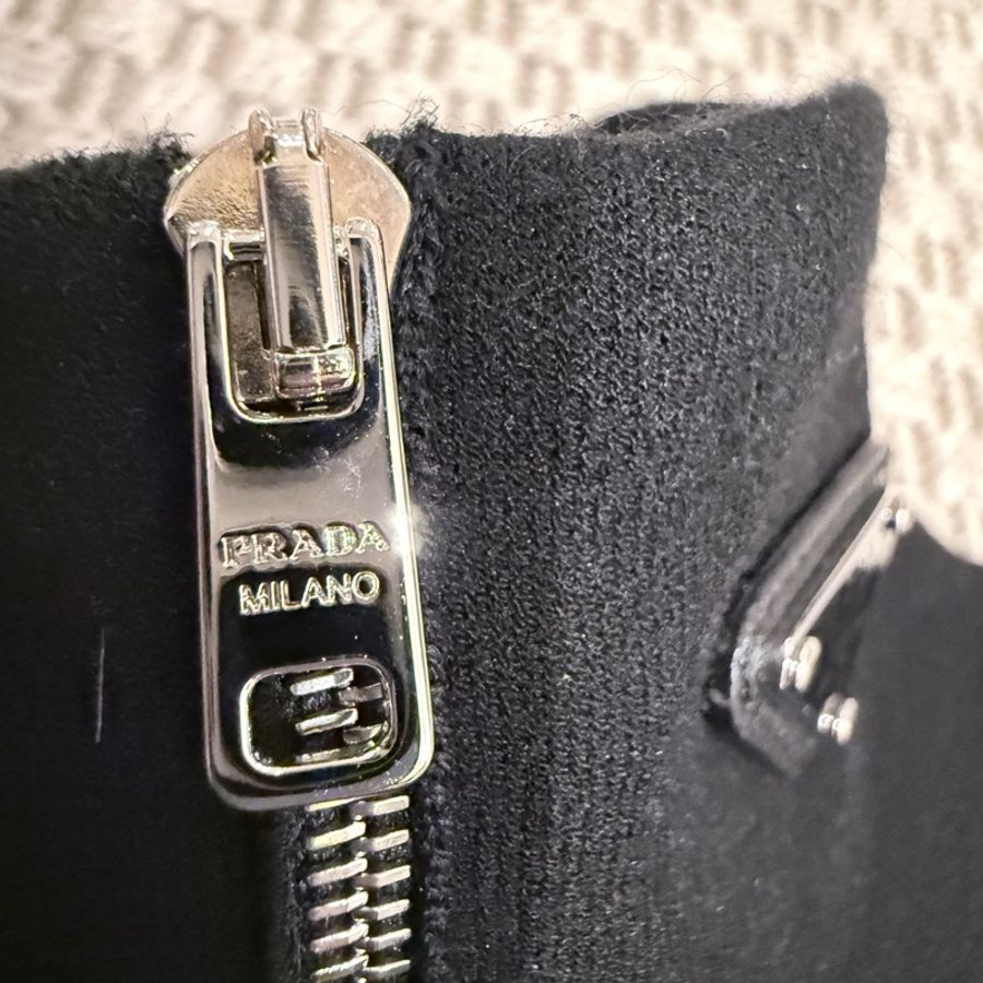 PRADA✨酷颯高領拉鍊三角標無袖上衣背心 #38-3