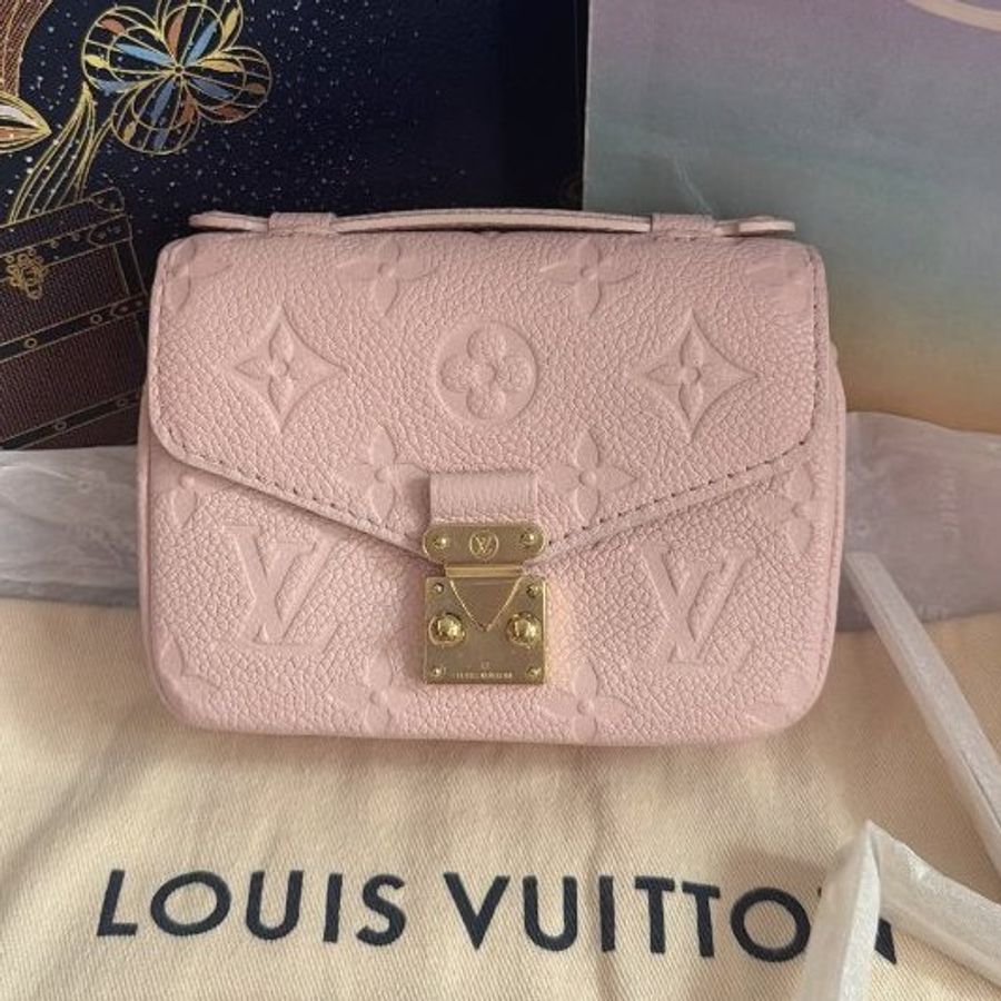 近新品 路易威登/Louis Vuitton 櫻花粉Micro Metis mini郵差包 鏈條肩背包芯片款-0