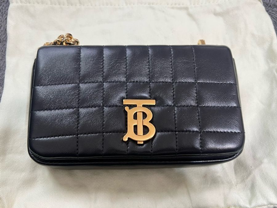 BURBERRY 巴寶莉 Mini Lola 金屬LOGO格紋車線小羊皮迷你翻蓋斜背包-1