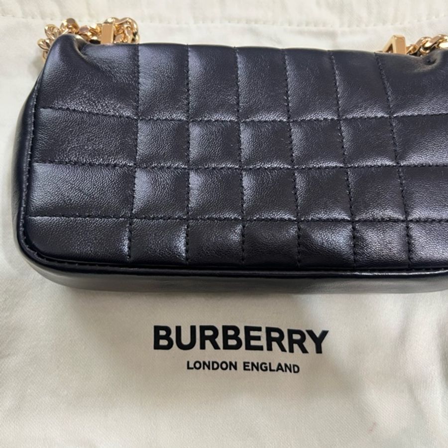 BURBERRY 巴寶莉 Mini Lola 金屬LOGO格紋車線小羊皮迷你翻蓋斜背包-8