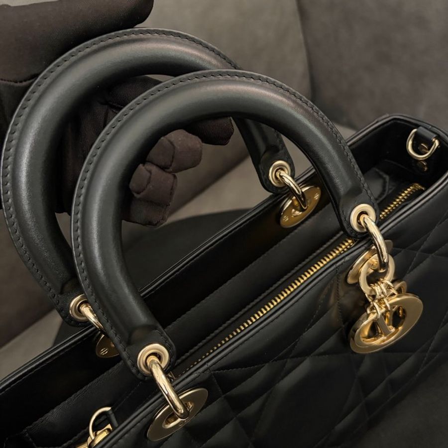 Dior 新款LadyD-sire中號黛妃包 黑金 羊皮30*21*8  99新配件肩帶 塵袋-2
