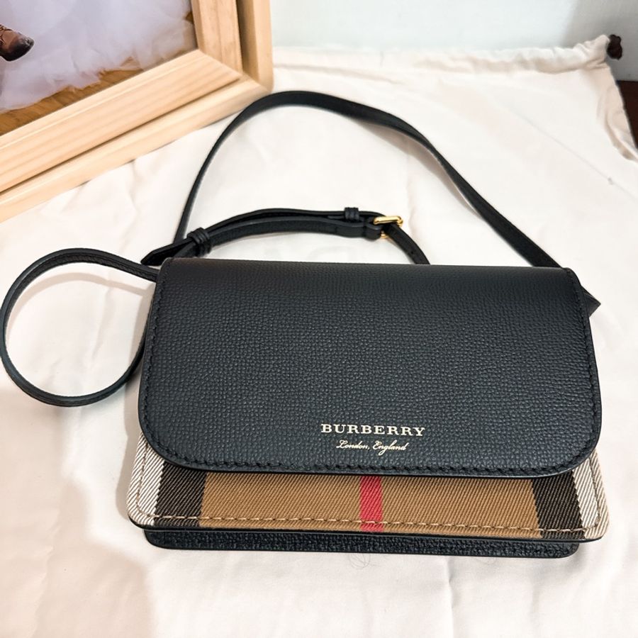 BURBERRY 巴寶莉 棉麻格紋拚皮革可拆手拿WOC斜背包(卡其x黑)-5