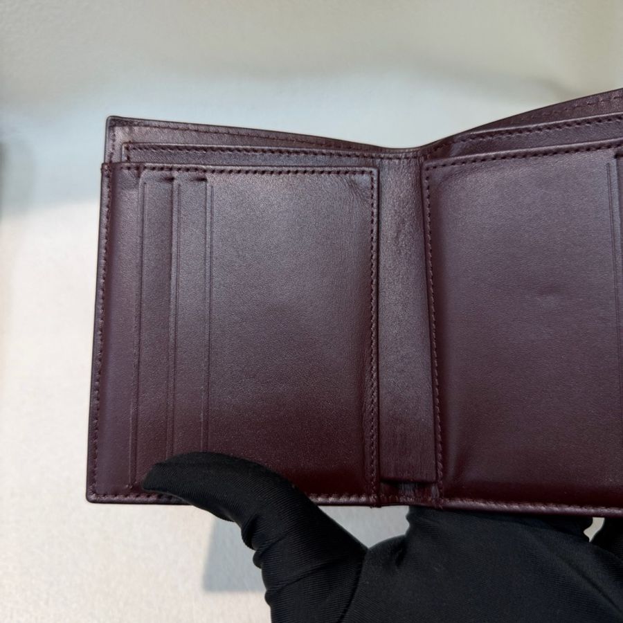 CHANEL 黑金色荔枝牛皮短夾 XC377-27