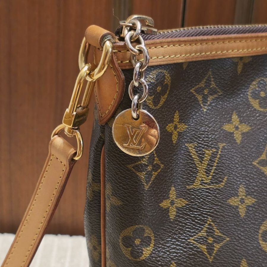 LV Louis Vuitton原花抓皺拉鍊三用元寶包/ M40145手提、肩背，斜跨-38